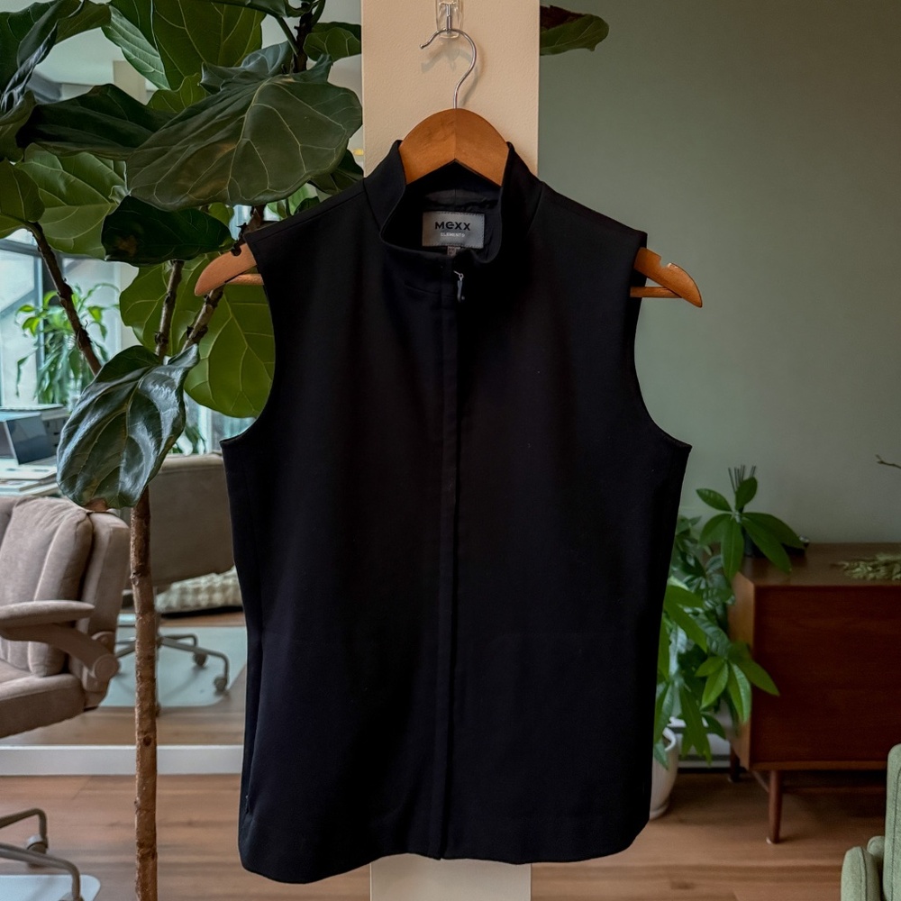 Black vest top
